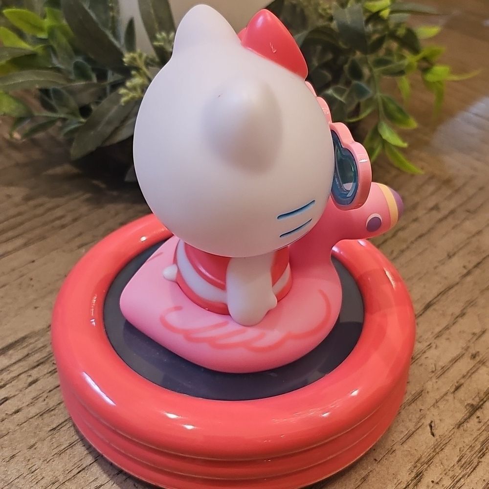 Hello Kitty Night Light - Picture 3 of 6